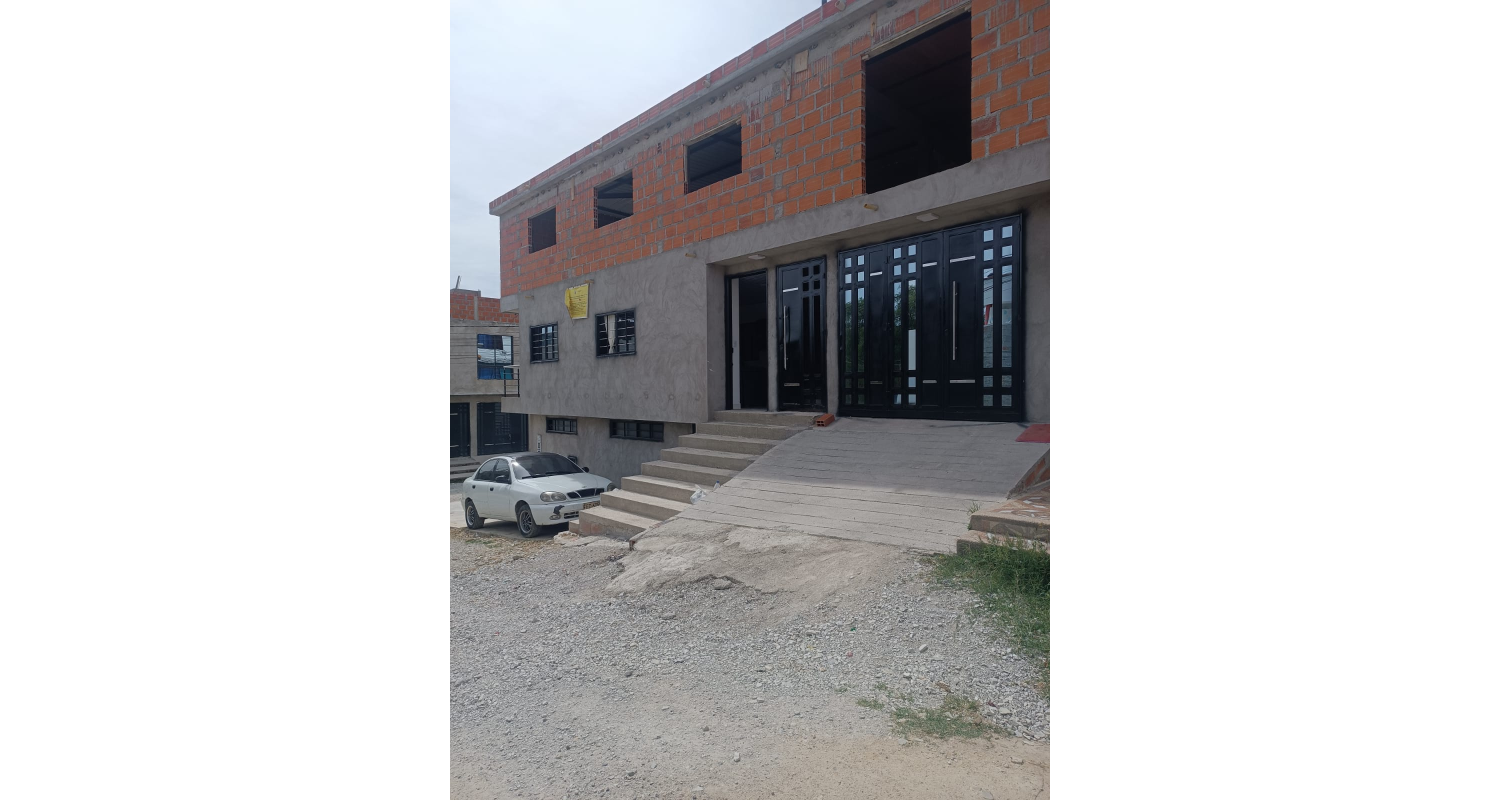 CASA ESQUINERA URBANIZACIÓN VILLA MARIA